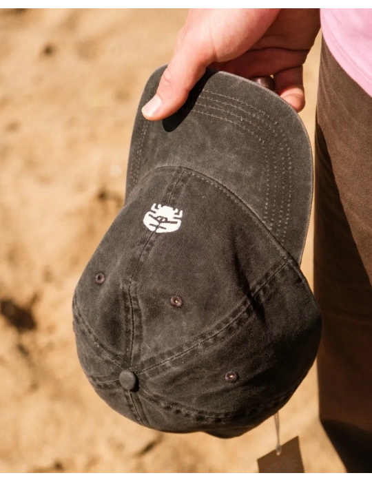 Casquette délavée unisexe – Broderie crabe DARÜ en Vendée