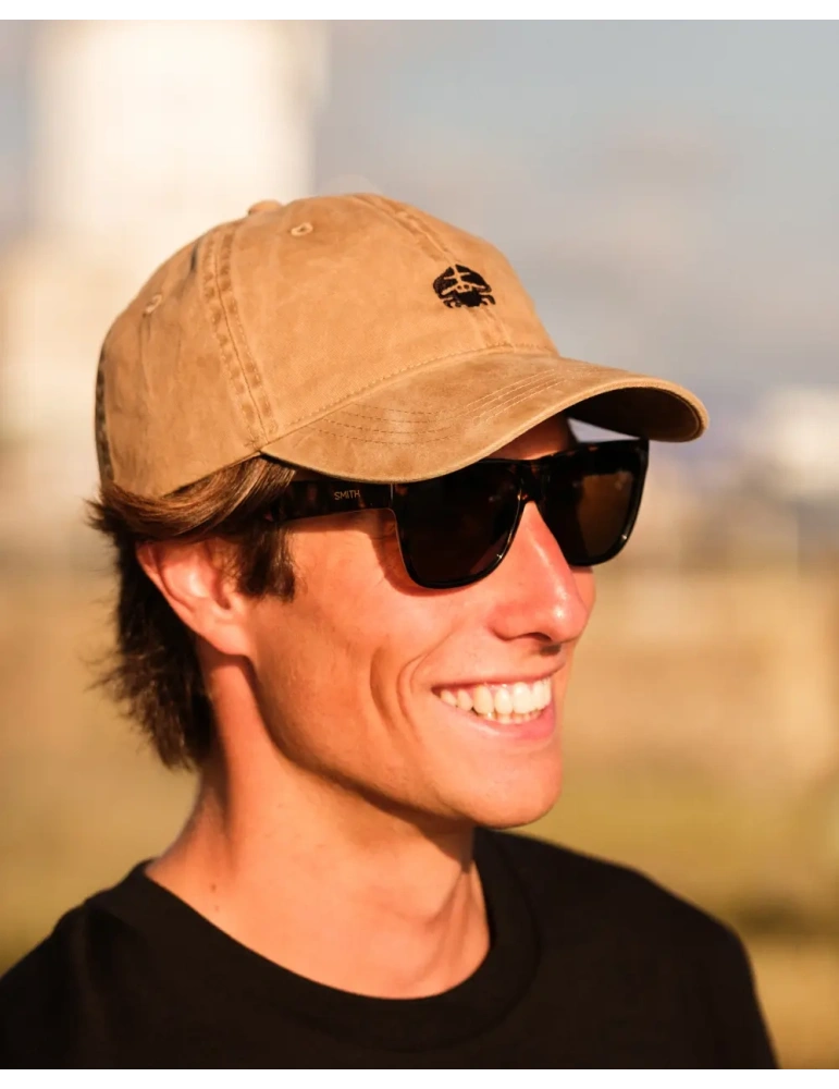 Casquette délavée unisexe – Broderie crabe DARÜ en Vendée