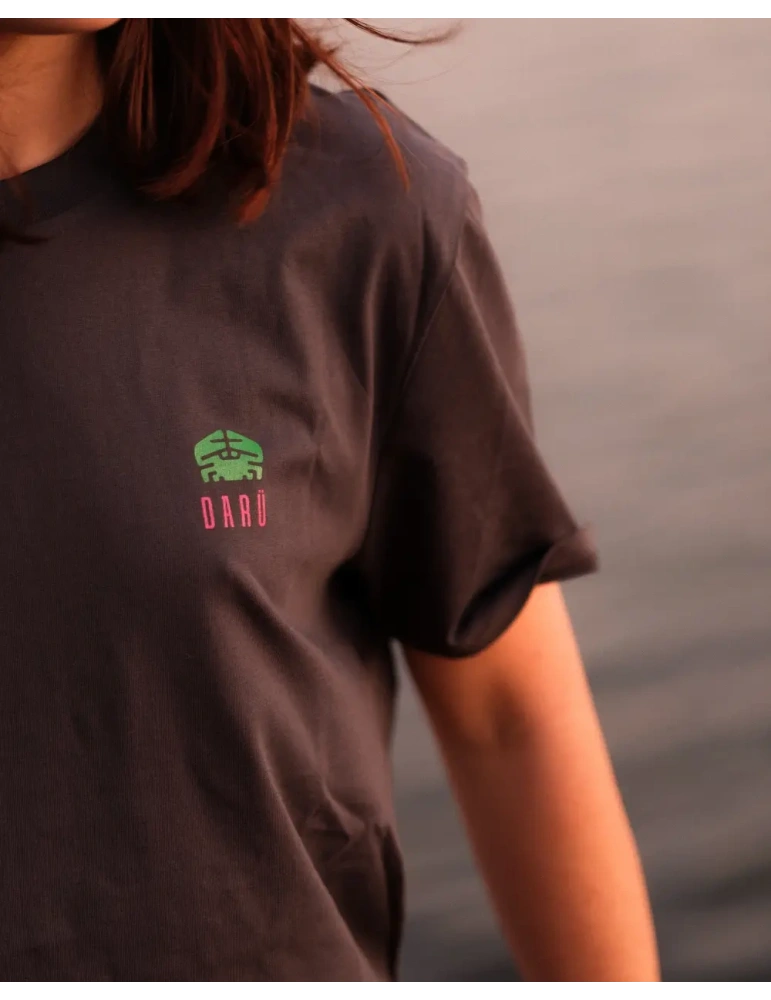 Tee-shirt “Algues & Crabe” en coton bio – DARÜ Local Clothing | Mode vendéenne éthique