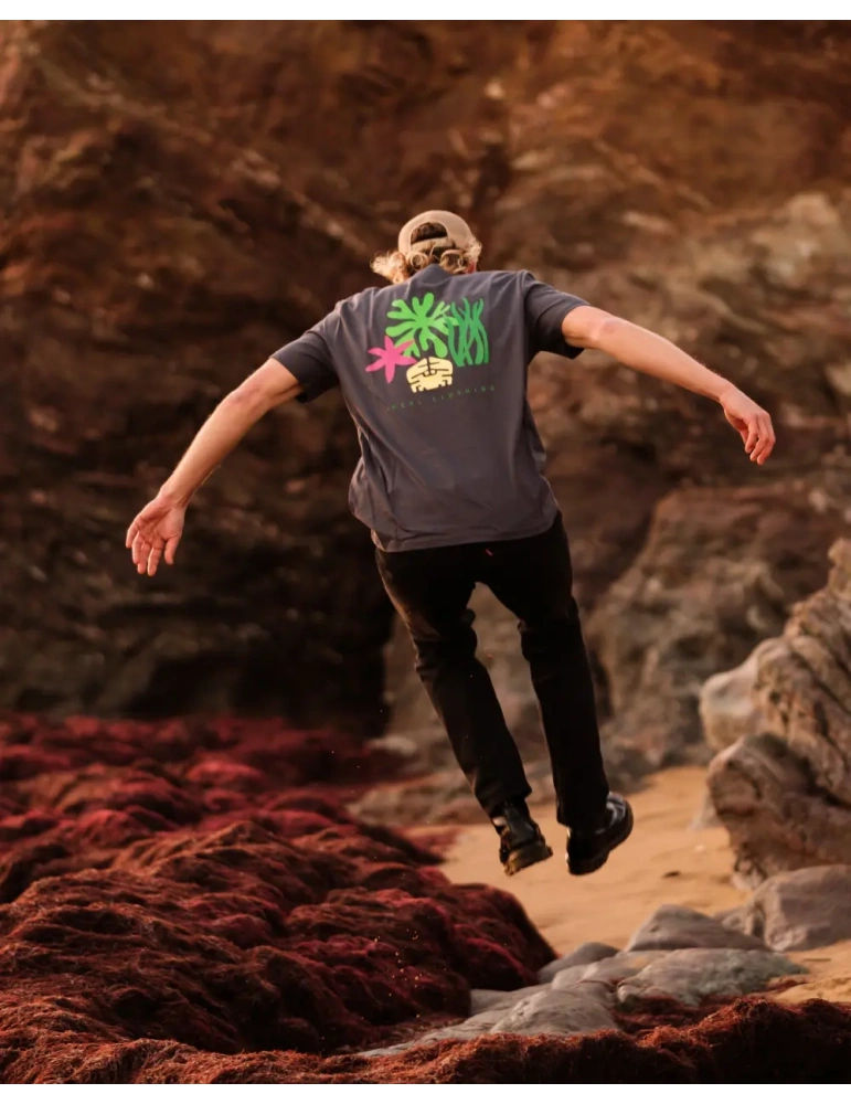 Tee-shirt “Algues & Crabe” en coton bio – DARÜ Local Clothing | Mode vendéenne éthique