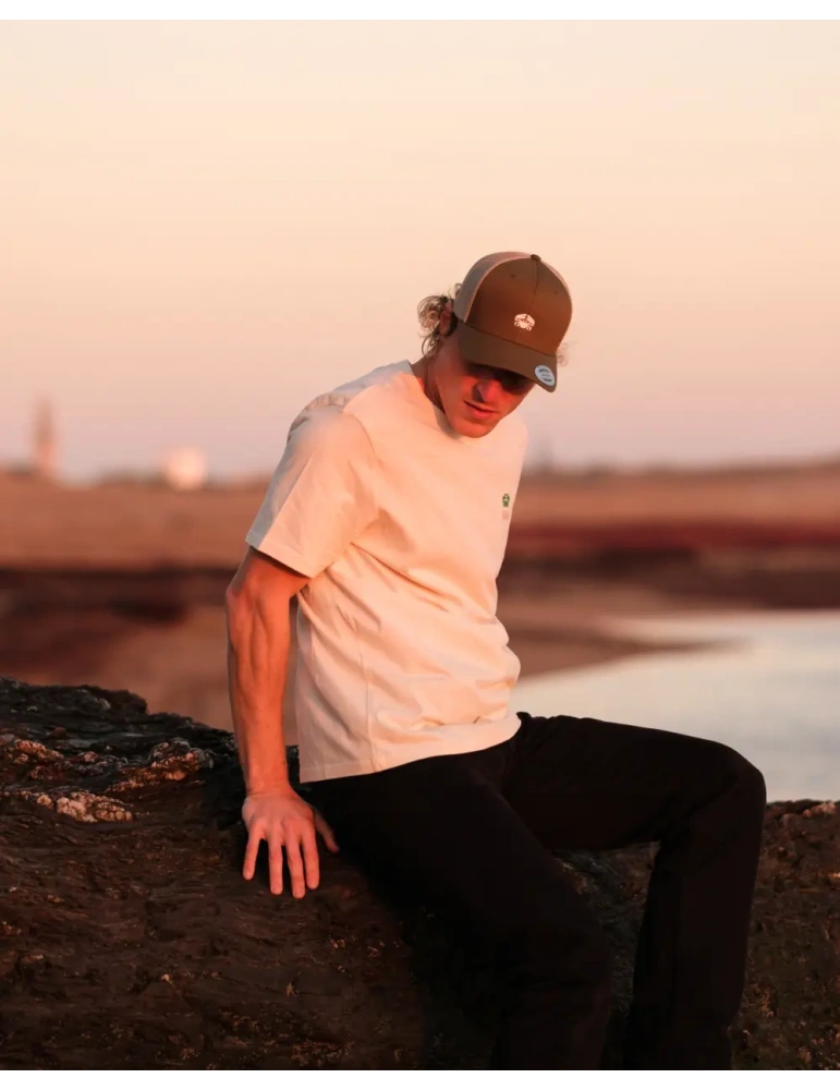 Tee-shirt “Algues & Crabe” en coton bio – DARÜ Local Clothing | Mode vendéenne éthique