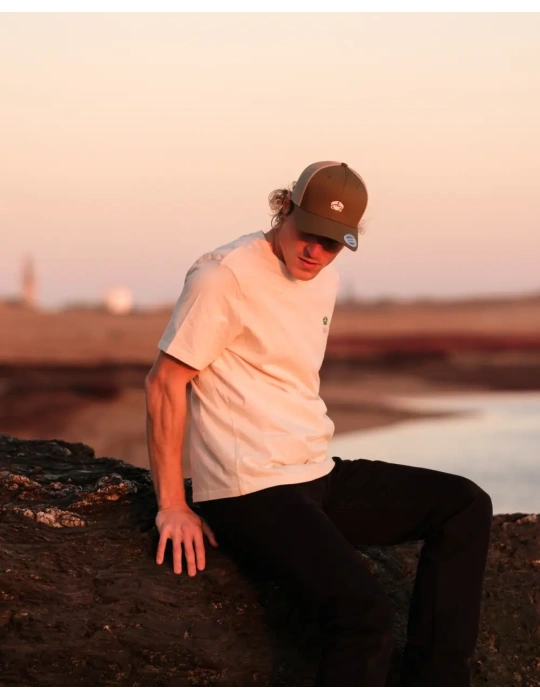 Tee-shirt “Algues & Crabe” en coton bio – DARÜ Local Clothing | Mode vendéenne éthique