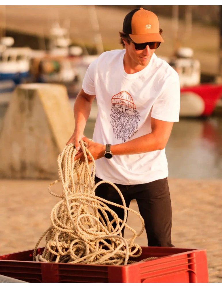 T-shirt bio unisexe “Narcisse Pelletier” – Sérigraphie algues – Histoire vraie vendéenne