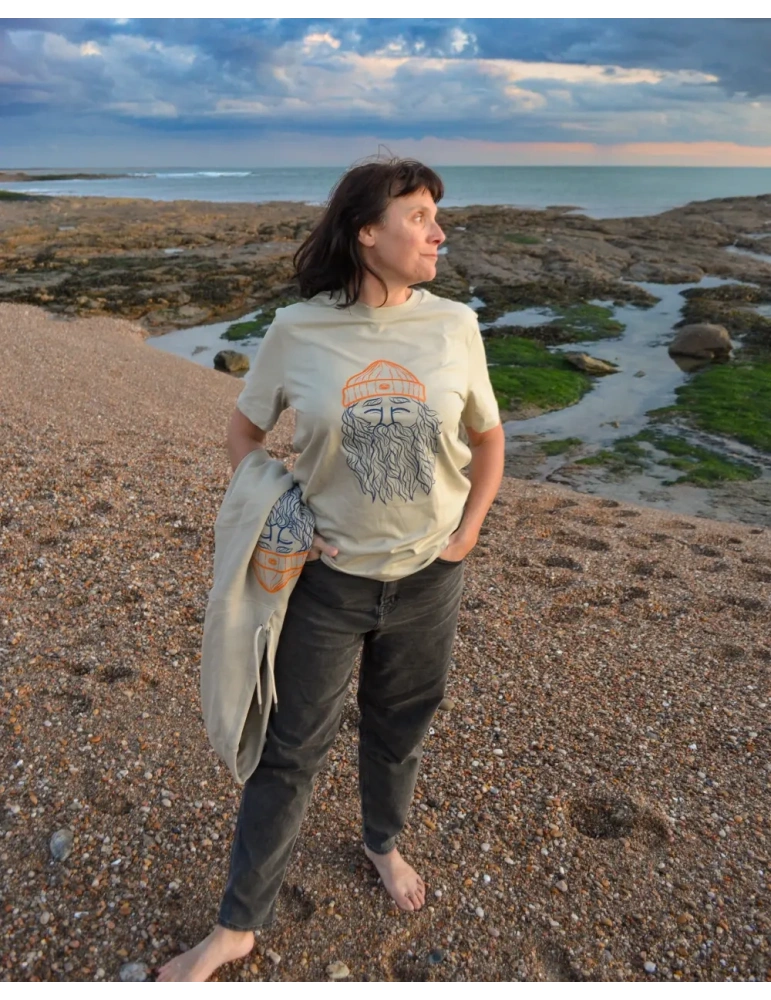 T-shirt bio unisexe “Narcisse Pelletier” – Sérigraphie algues – Histoire vraie vendéenne