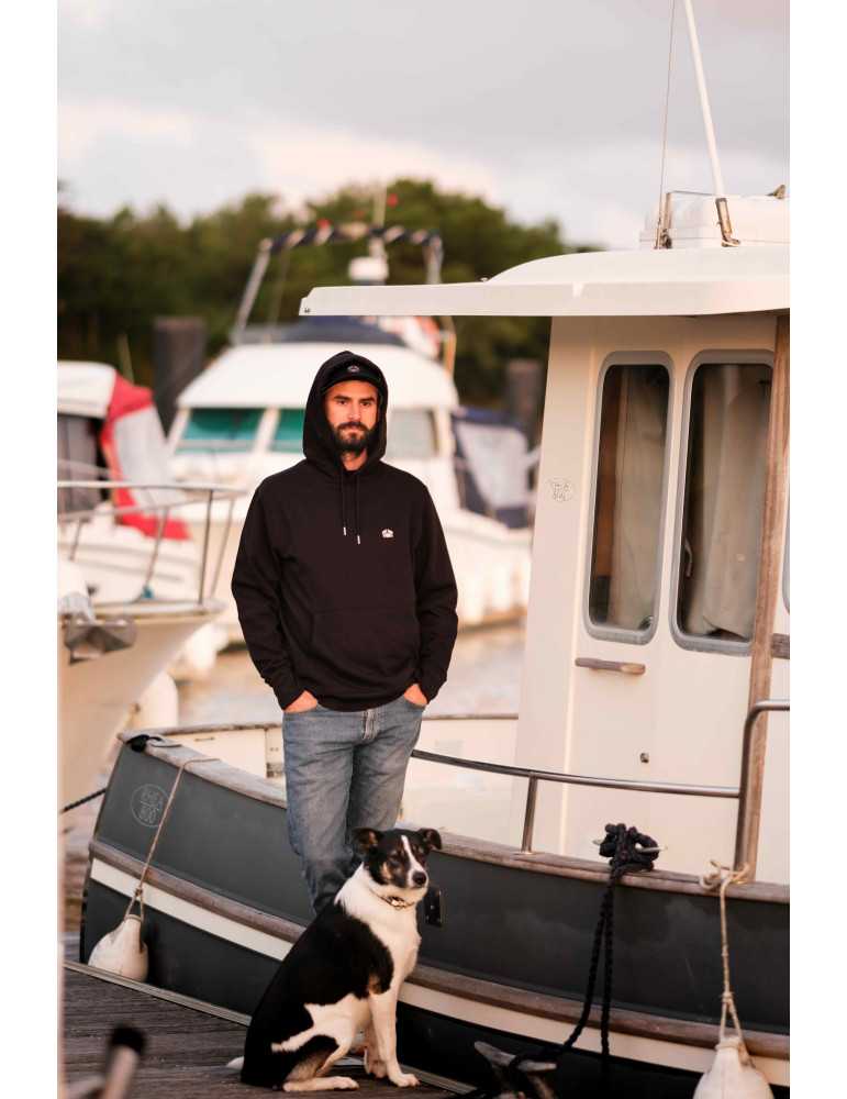 Sweat darü noir avec broderie crabe.