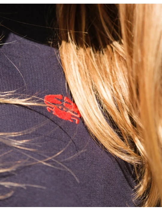 Sweat col rond brodé en coton bio – DARÜ Local Clothing | Mode éthique vendéenne