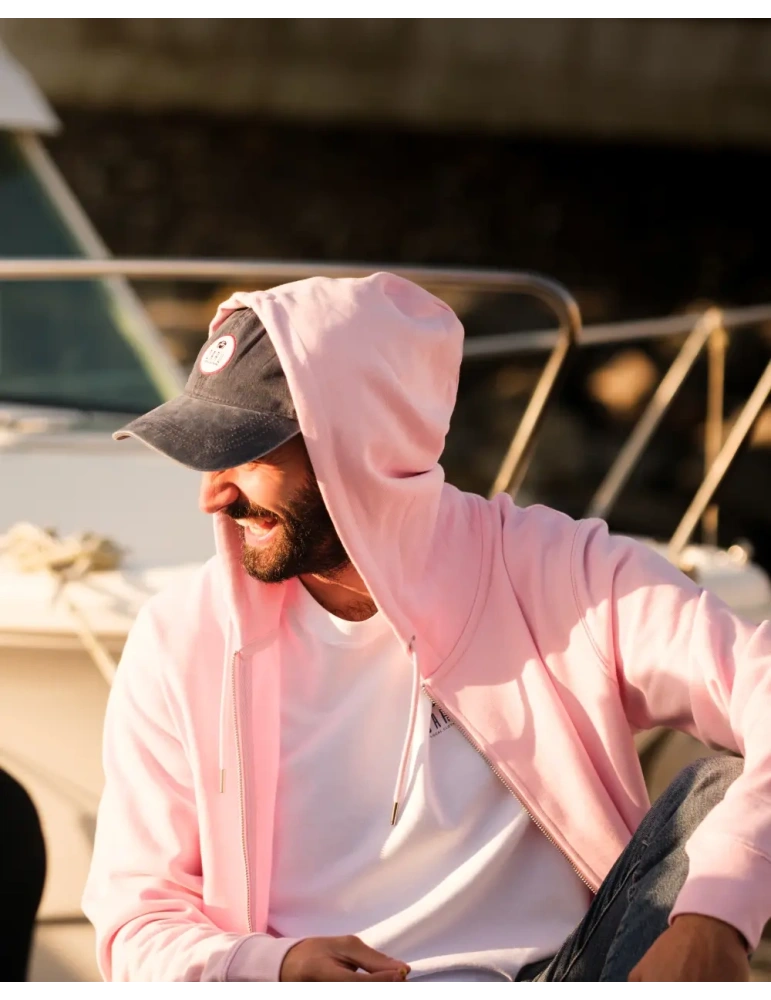 Sweat zippé brodé en coton bio – DARÜ Local Clothing | Mode éthique vendéenne