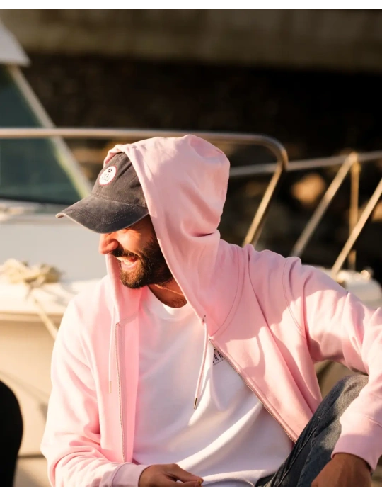 Sweat zippé brodé en coton bio – DARÜ Local Clothing | Mode éthique vendéenne