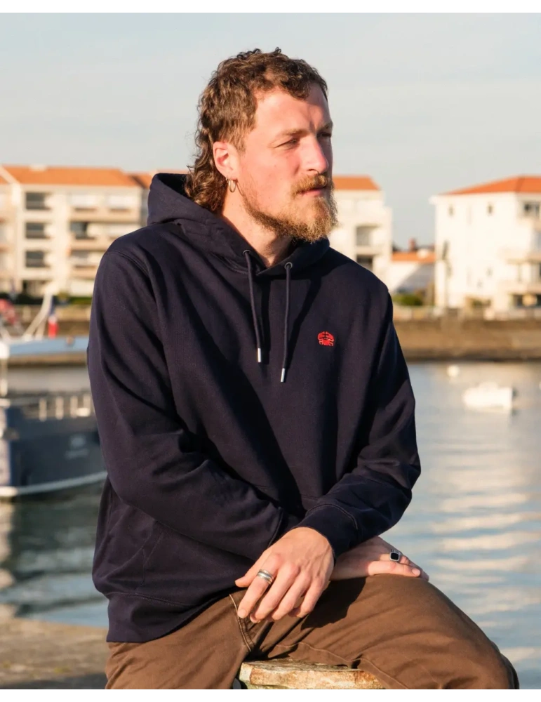 Sweat à capuche brodé en coton bio – DARÜ Local Clothing | Mode éthique vendéenne
