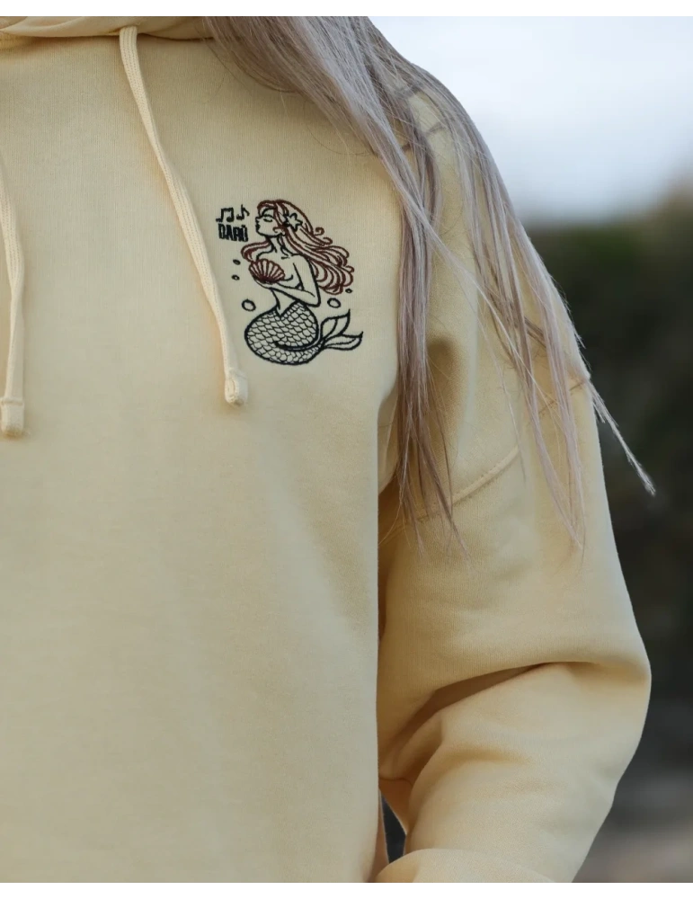 Détail logo sirene brodé