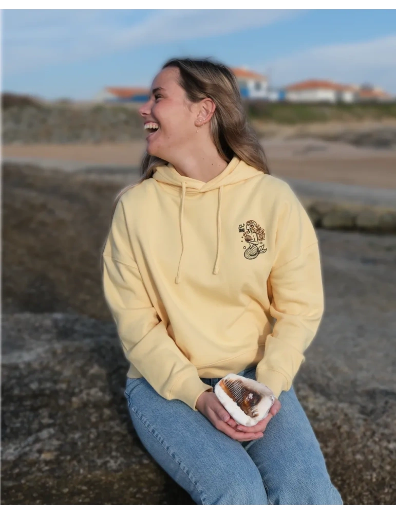 deux sirènes daru sur le rocher a la sauzaie