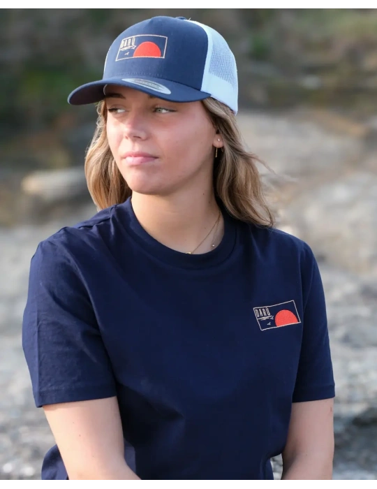 Détail tee shirt Horizon brodé daru