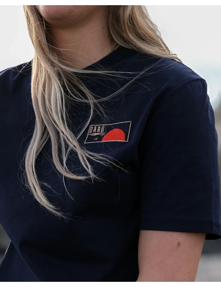 Détail broderie faite à Brétignolles sur mer en vendée + tee shirt daru Horizon