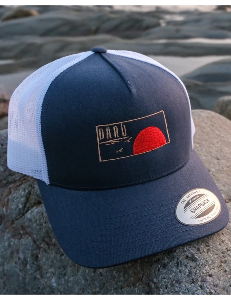 caquette horizon posé sur les rochers de brétignolles sur mer