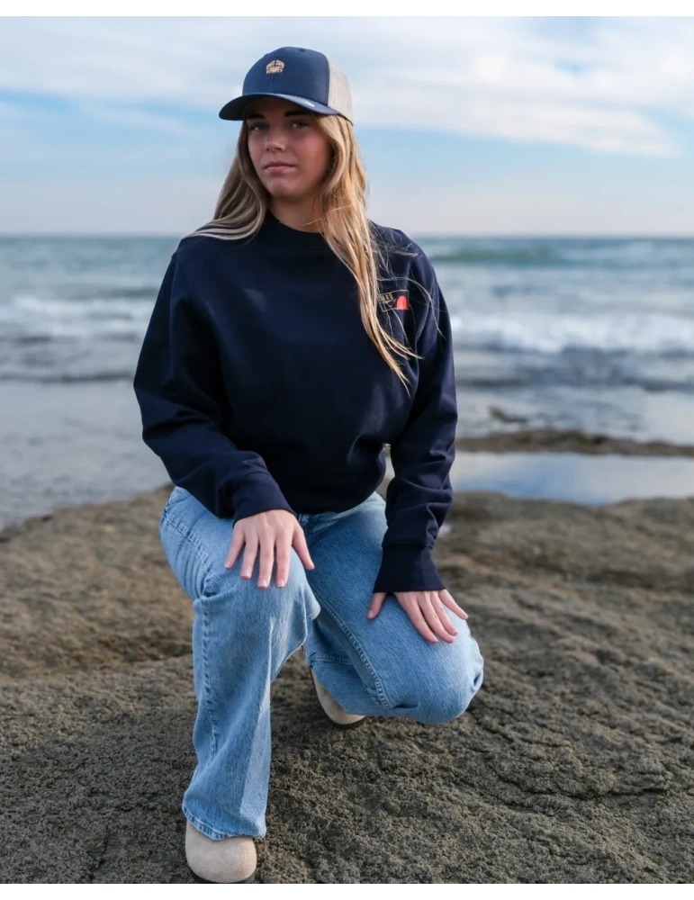 Sweat horizon col rond daru sur les rochers de Brétignolles sur mer