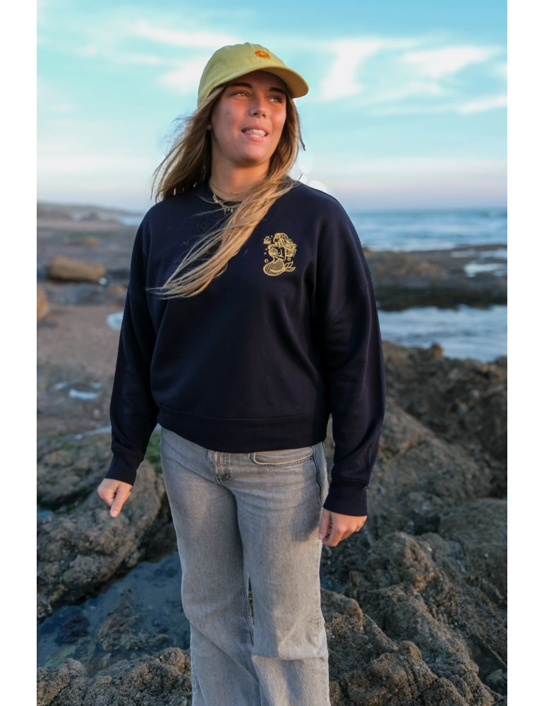 Photo posé sweat col rond la sirene bleu marine