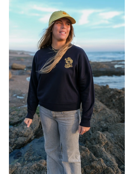 Photo posé sweat col rond la sirene bleu marine