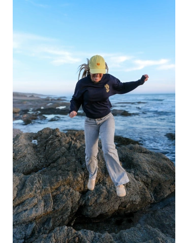 Photo posé sweat col rond la sirene bleu marine 2