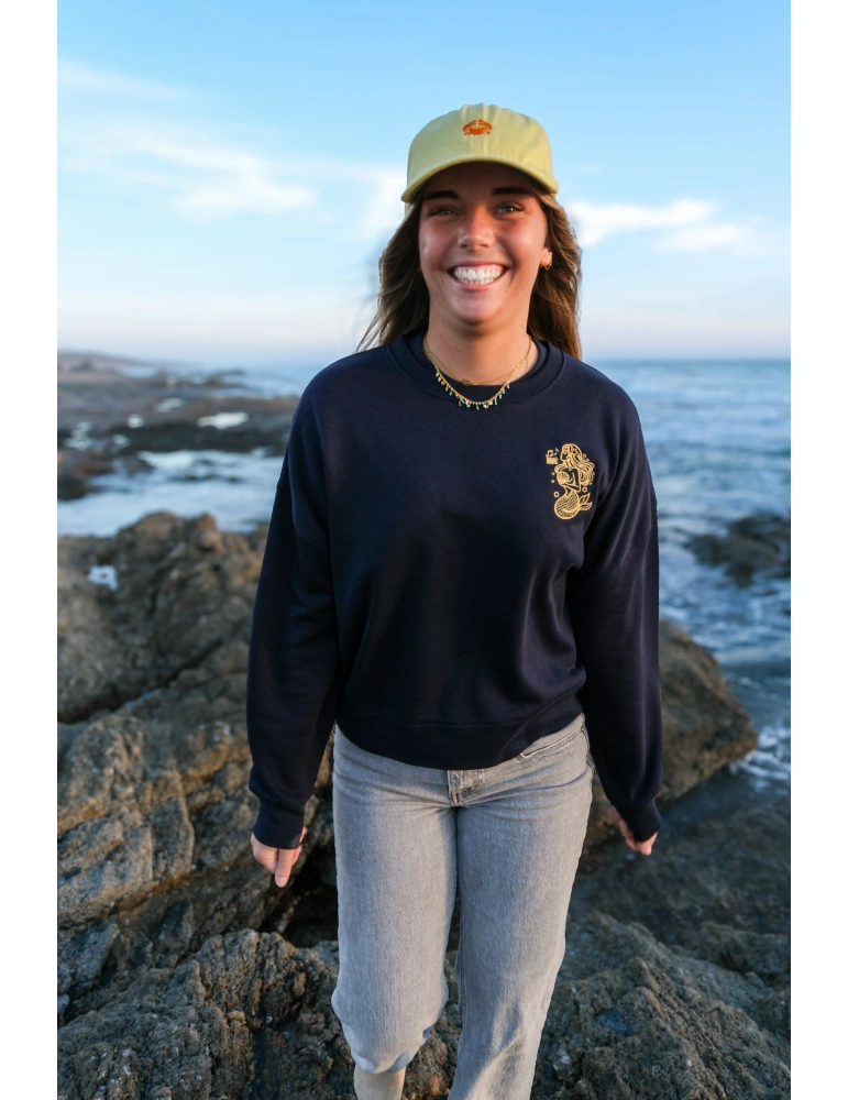 Large sourire avec le sweat sirene  daru bleu marine