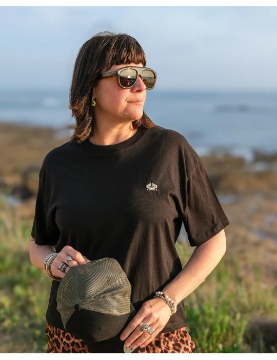 Tee coupe boxy femme Brodé DARÜ sur le coeur.
