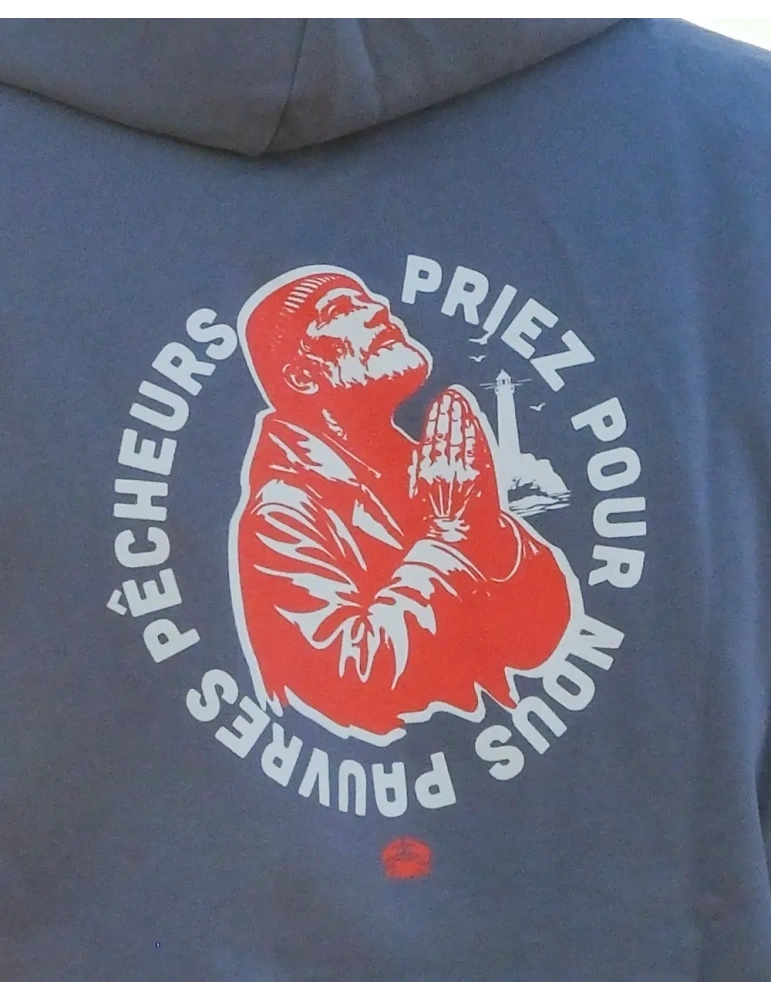 Détail sweat-shirt à capuche logo dos Priez pour nous pauvres pêcheurs daru