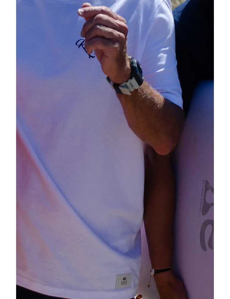 détail logo daru en bas