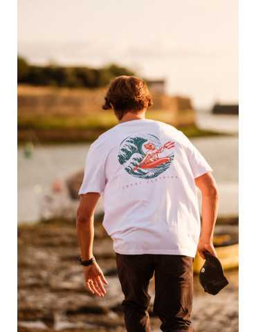 tee-shirt poseidon DARÜ devant le port de Saint gilles croix de vie. Vue de dos pour les amoureux de la mer. 2