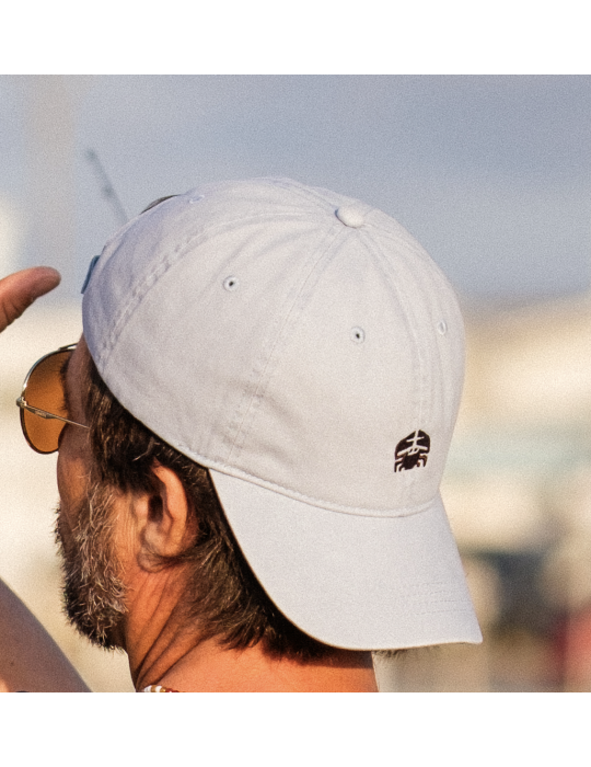 Casquette vue en détail de la broderie