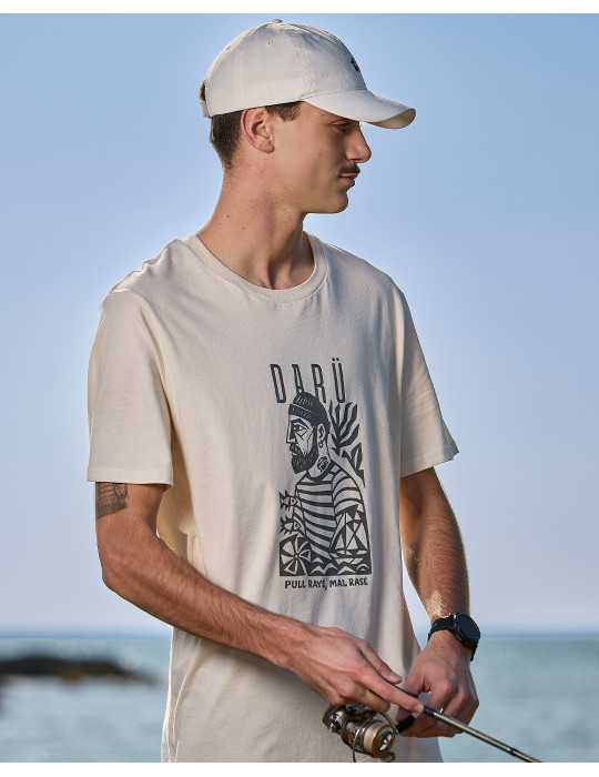 Tee-shirt marin DARÜ – style côtier – vue en extérieur