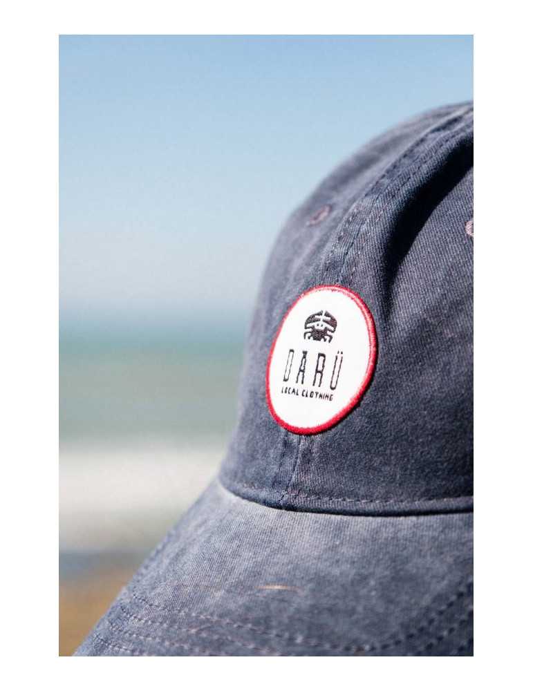 Détail casquette 100 % coton biologique Ecusson