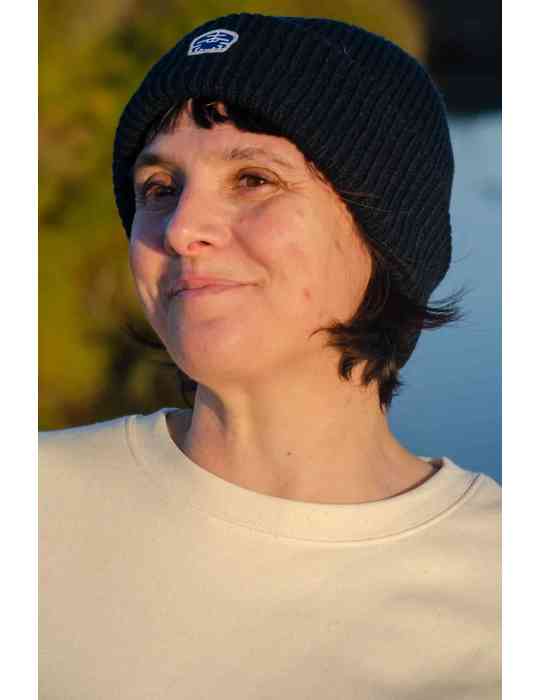 Détail bonnet daru coupe vent bleu marin