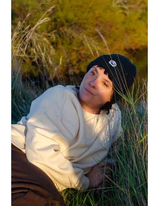 Bonnet coupe vent daru bleu marine en pose marais vendéen