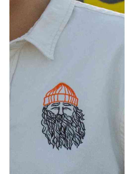 Détail chemise worker broderie faite à Brétignolles sur mer