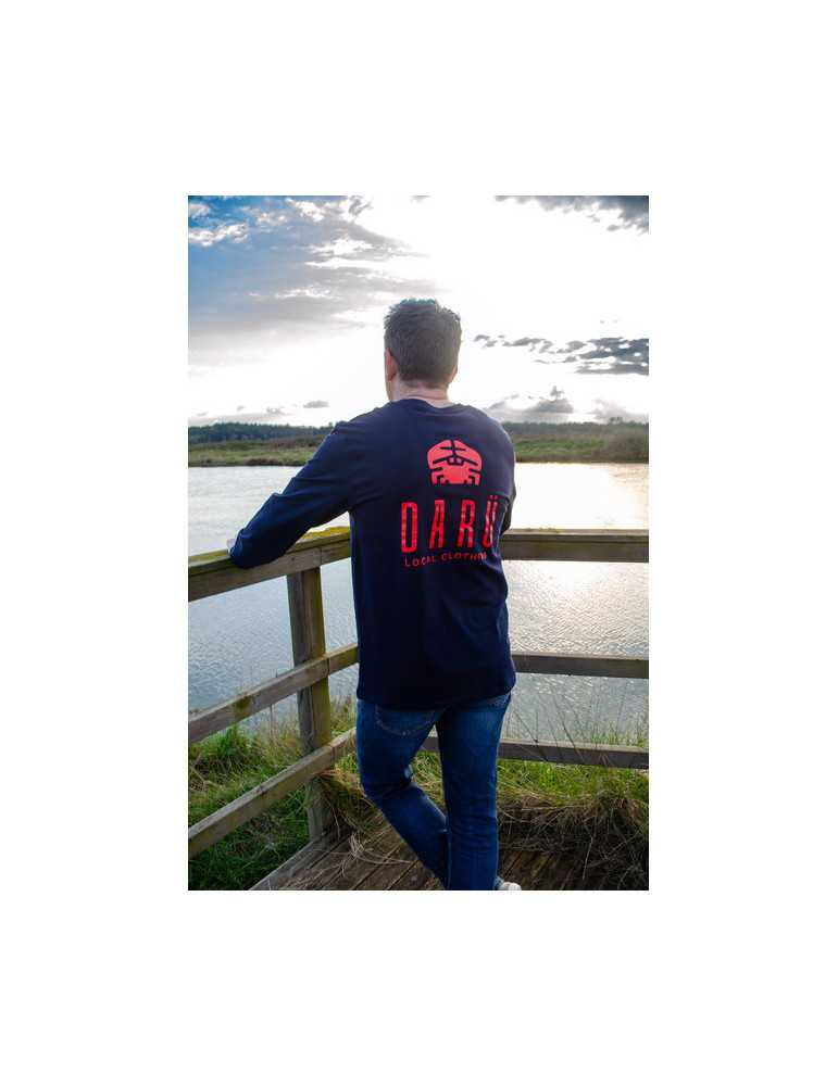 T-shirt manches longues DARÜ porté – vue dos – logo crabe