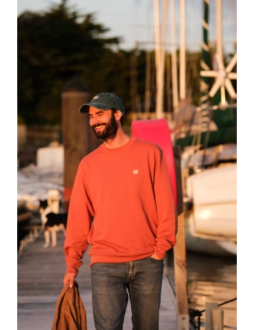 Sweat col rond unisexe DARÜ – broderie crabe côté cœur 2