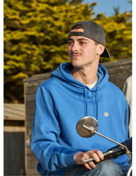 Sweat à capuche brodé en coton bio – DARÜ Local Clothing | Mode éthique vendéenne