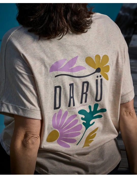 Tee-shirt femme oversize “Floral Spirit” en coton bio – DARÜ Local Clothing | Mode vendéenne éthique