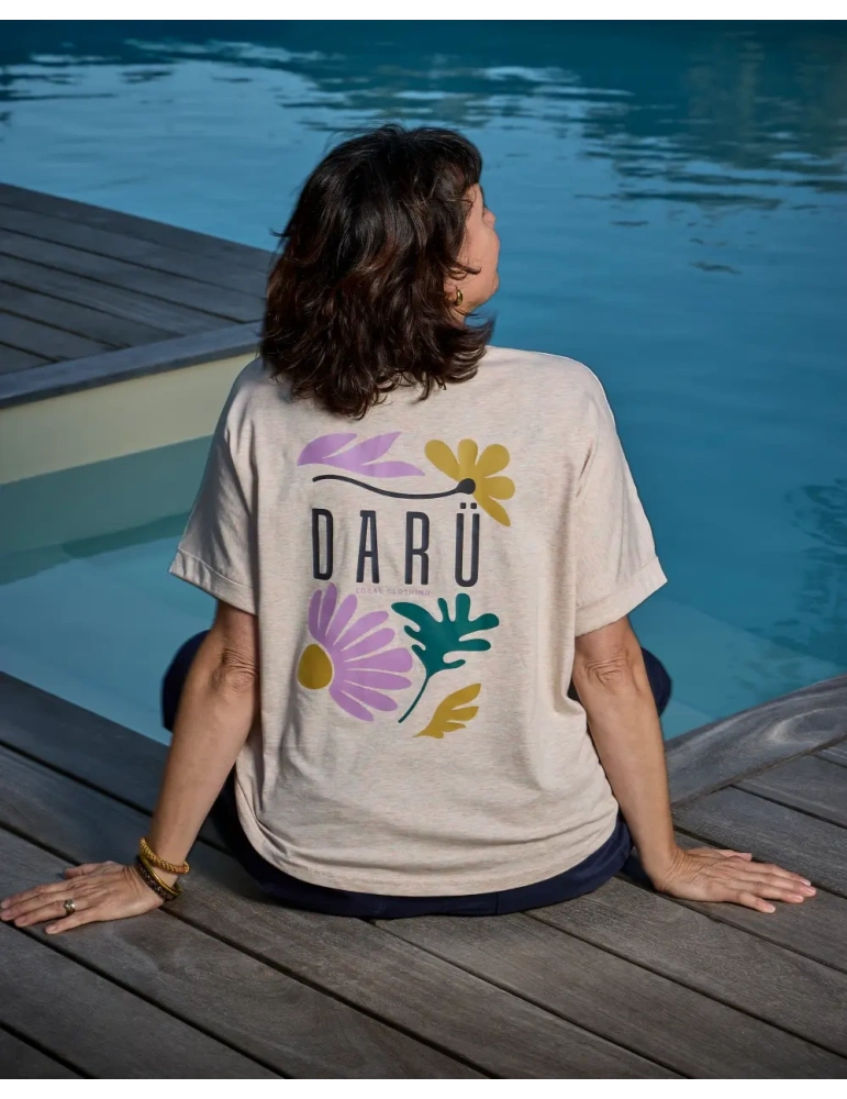 Tee-shirt femme oversize “Floral Spirit” en coton bio – DARÜ Local Clothing | Mode vendéenne éthique